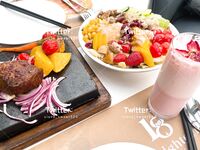 23歲露臉高顏值女神【深圳小梨渦】推特私拍，極品女菩薩，喜歡人前露出喜歡被金主調教啪啪