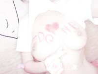 EDG奪冠巨乳美女胸部寫字慶祝