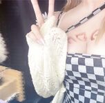 EDG奪冠巨乳美女胸部寫字慶祝