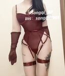 大きな胸と太いお尻のsongqi_97を後ろからプライベートショット