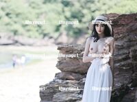 最新7月無水福利！推特優質情侶【mympet】女主身材一流，喜歡挑戰各種難度人前露出，聖水遛狗調教啪啪