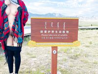 爆乳翘臀女神小可爱露出性爱野战啪啪