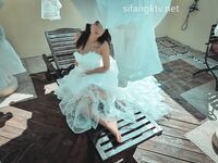 爆乳翘臀女神小可爱露出性爱野战啪啪