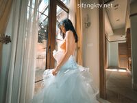 爆乳翘臀女神小可爱露出性爱野战啪啪