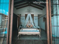 爆乳翘臀女神小可爱露出性爱野战啪啪