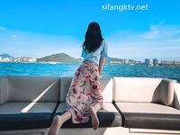 爆乳翘臀女神小可爱露出性爱野战啪啪