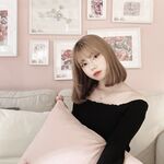 "Leaks about Couples Leaked" Tumambad ang maikling buhok na mapaglarong babae ni Neng Ren na makipagtalik sa kanyang kasintahan.