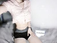 宅男女神福利！在校本科生推特S级完美身材福利姬【绮珂珂】不雅私拍，天然圆润巨乳紫薇潮吹喷水