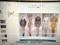 最新7月無水首發福利！推特極品OL風氣質御姐【Jeff_Jarvis】紫薇露出啪啪記錄，浴室貼門後入奶子都壓變形了