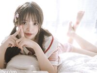 宅男必备！可欲可甜极品网红美少女福利姬【草莓味的奈奈兔】付费福利私拍合集