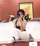 Seorang wanita muda yang cantik yang merupakan jurulatih kecergasan di Shanghai sanggup melakukan 3P cumshot muka dan oral seks dengan lelaki berkuasa untuk wang~menunjukkan kehidupannya yang berwarna-warni