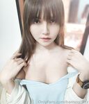 Nữ thần xăm hình đa chủng tộc E-cup người Singapore "Ada822" trông giống Stefanie Sun lộ mặt trong bộ ảnh riêng tư quy mô lớn, tán tỉnh và thủ dâm say đắm cho cả nam và nữ.