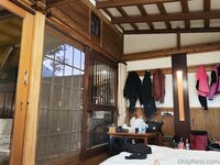 Nữ thần xăm hình đa chủng tộc E-cup người Singapore "Ada822" trông giống Stefanie Sun lộ mặt trong bộ ảnh riêng tư quy mô lớn, tán tỉnh và thủ dâm say đắm cho cả nam và nữ.