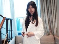 Nữ thần xăm hình đa chủng tộc E-cup người Singapore "Ada822" trông giống Stefanie Sun lộ mặt trong bộ ảnh riêng tư quy mô lớn, tán tỉnh và thủ dâm say đắm cho cả nam và nữ.