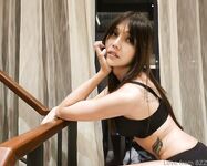 Nữ thần xăm hình đa chủng tộc E-cup người Singapore "Ada822" trông giống Stefanie Sun lộ mặt trong bộ ảnh riêng tư quy mô lớn, tán tỉnh và thủ dâm say đắm cho cả nam và nữ.