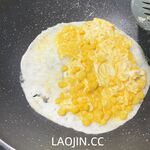 Pada tahun 2024, wanita cantik pendakap gigi Taiwan [RayRay Rui Rui] telah menghantar tweet satu manfaat, mendedahkan payudara besarnya di pasar raya, melakukan hubungan seks 3P serampang dua mata, jarang menunjukkan wajahnya