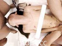 Pada tahun 2024, wanita cantik pendakap gigi Taiwan [RayRay Rui Rui] telah menghantar tweet satu manfaat, mendedahkan payudara besarnya di pasar raya, melakukan hubungan seks 3P serampang dua mata, jarang menunjukkan wajahnya