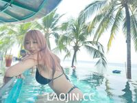 Pada tahun 2024, wanita cantik pendakap gigi Taiwan [RayRay Rui Rui] telah menghantar tweet satu manfaat, mendedahkan payudara besarnya di pasar raya, melakukan hubungan seks 3P serampang dua mata, jarang menunjukkan wajahnya