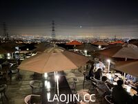 Pada tahun 2024, wanita cantik pendakap gigi Taiwan [RayRay Rui Rui] telah menghantar tweet satu manfaat, mendedahkan payudara besarnya di pasar raya, melakukan hubungan seks 3P serampang dua mata, jarang menunjukkan wajahnya