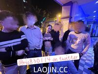 Pada tahun 2024, wanita cantik pendakap gigi Taiwan [RayRay Rui Rui] telah menghantar tweet satu manfaat, mendedahkan payudara besarnya di pasar raya, melakukan hubungan seks 3P serampang dua mata, jarang menunjukkan wajahnya