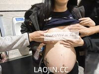 Pada tahun 2024, wanita cantik pendakap gigi Taiwan [RayRay Rui Rui] telah menghantar tweet satu manfaat, mendedahkan payudara besarnya di pasar raya, melakukan hubungan seks 3P serampang dua mata, jarang menunjukkan wajahnya