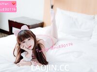 Pada tahun 2024, wanita cantik pendakap gigi Taiwan [RayRay Rui Rui] telah menghantar tweet satu manfaat, mendedahkan payudara besarnya di pasar raya, melakukan hubungan seks 3P serampang dua mata, jarang menunjukkan wajahnya