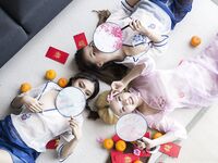 말레이시아의 슈퍼 인기 인터넷 연예인 e 스포츠 여신 "mspuiyi"OF는 얼굴과 폭발적인 몸매와 음란 한 릴리가 누워있는 모델로 대규모 개인 사진 촬영을했습니다.