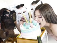 말레이시아의 슈퍼 인기 인터넷 연예인 e 스포츠 여신 "mspuiyi"OF는 얼굴과 폭발적인 몸매와 음란 한 릴리가 누워있는 모델로 대규모 개인 사진 촬영을했습니다.