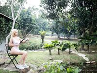 말레이시아의 슈퍼 인기 인터넷 연예인 e 스포츠 여신 "mspuiyi"OF는 얼굴과 폭발적인 몸매와 음란 한 릴리가 누워있는 모델로 대규모 개인 사진 촬영을했습니다.