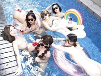 말레이시아의 슈퍼 인기 인터넷 연예인 e 스포츠 여신 "mspuiyi"OF는 얼굴과 폭발적인 몸매와 음란 한 릴리가 누워있는 모델로 대규모 개인 사진 촬영을했습니다.