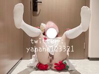 귀여운 인간형 암캐 "나 하나야, 하하" 그녀의 작은 보지가 또 아빠의 정액으로 가득 차 있어요 ~ 매우 대조되는 소녀.