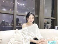 ✿勁爆黑料泄密✿  上海富家千金遭前任曝光大量性愛生活照流出 深喉吃屌淫靡喘息 反差婊聽到要肏穴瞬間興奮