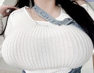 A must-have for those with big breasts! Twitter's top big cow goddess [Seven Nights Chihiro] has the most complete face view, all kinds of breast-massaging temptations, the world's most beautiful thing, the best gun mount