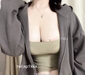 In 2024, [Breaking News] The top-notch pure big-breasted school girl [Puppy] has not released the second full set of paid videos. She is really well developed, and her private parts are pink and large.