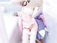 超嫩极品可爱小萝莉『梨花雪』 小巧白嫩身材甚是诱人！表面乖巧的萌妹子背地里是个小骚货，逼粉奶大人形小母狗