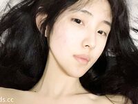 極品泄密流出 抖音12萬粉絲網紅在校美女大學生【張人o】自慰性愛不雅自拍視頻