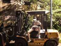 Dewi seksi yang cantik dan kontras "Gadis Ajaib Bersara" mendedahkan pemancutan bidang 3Pnya, dewi yang lebih tinggi daripada orang miskin dan mainan tandas orang kaya, betapa murni dan cantiknya di luar, tetapi betapa kontrasnya dia secara peri