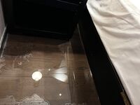 窮人女神富人玩物，頂級性感外圍女神『貓小七噴泉』一龍戲二鳳？還是水晶配蝴蝶～噴了一地 看著自己的投屏好騷