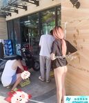 推特超A完美身材嫩妹【Luna000yu】专注户外多场景大胆露出，真空出门地铁游乐场超市人前露逼