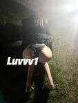 最新8月無水福利！露出狂熱愛好者【Luvvv1】推特絕版福利，極品女神喜歡露出，喜歡聚眾淫亂群P