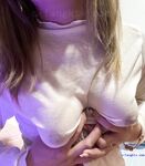 最新8月流出，推特八字大奶露臉反差婊【Emma18Y】高價訂閱福利，勇闖有人男廁景區超市露出道具紫薇野戰啪啪