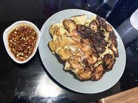 有錢有勢紳士范大神【肥宅約炮專家】高端性愛局，模特學生妹良家還玩孕婦，各種騷婊子臣服於他