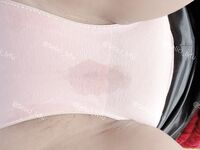 ภรรยาสุดที่รักมีสามีซึ่งภรรยามีชู้ใน "Coco's Diary of a Cuckold" เธอออกไปขอให้พี่ชายถ่ายรูปสามีซึ่งสามีซึ่งภรรยามีชู้ของเธอ