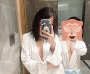 推特高氣質NTR反差婊【折耳根灬】最新訂閱福利，戶外露出約炮鐵粉單男3P制服誘惑生猛上下齊開