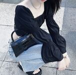 专操极品COS大神『Maniacccccc』游戏里楚楚动人的原神荧竟然趴在椅子上被后入蹂躏荧妹coser的身体到底有多爽