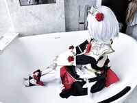 专操极品COS大神『Maniacccccc』游戏里楚楚动人的原神荧竟然趴在椅子上被后入蹂躏荧妹coser的身体到底有多爽