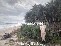 2024年、トップの美女[リトルベアバッグ]は絶版特典をツイートし、スポンサーと一緒に三亜に旅行し、桃尻を露出させてセックスを続けました。