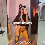 2024年、トップの美女[リトルベアバッグ]は絶版特典をツイートし、スポンサーと一緒に三亜に旅行し、桃尻を露出させてセックスを続けました。