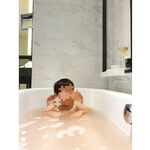 대비 미인 젊은 여성 "루링 타워 엄마"아들의 수학 선생님은 정말 대단합니다