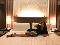 Bậc thầy móc nối hàng đầu "Seoul Big Weapon" là một phụ nữ đã có gia đình đàng hoàng, một quý cô thanh lịch, một nữ sinh trong sáng, một người mẫu trẻ gợi cảm, nhiều con điếm tương phản, một nữ thần mê mẩn cô ấy, nhưng cô ấy lại là một bể tinh t